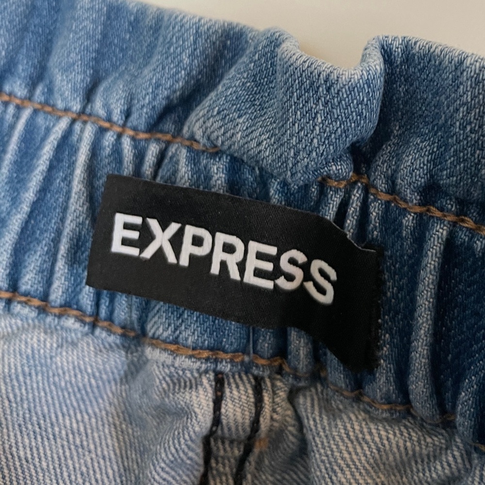 Express Denim “Shortie Extreme High Rise” - Picture 3 of 4